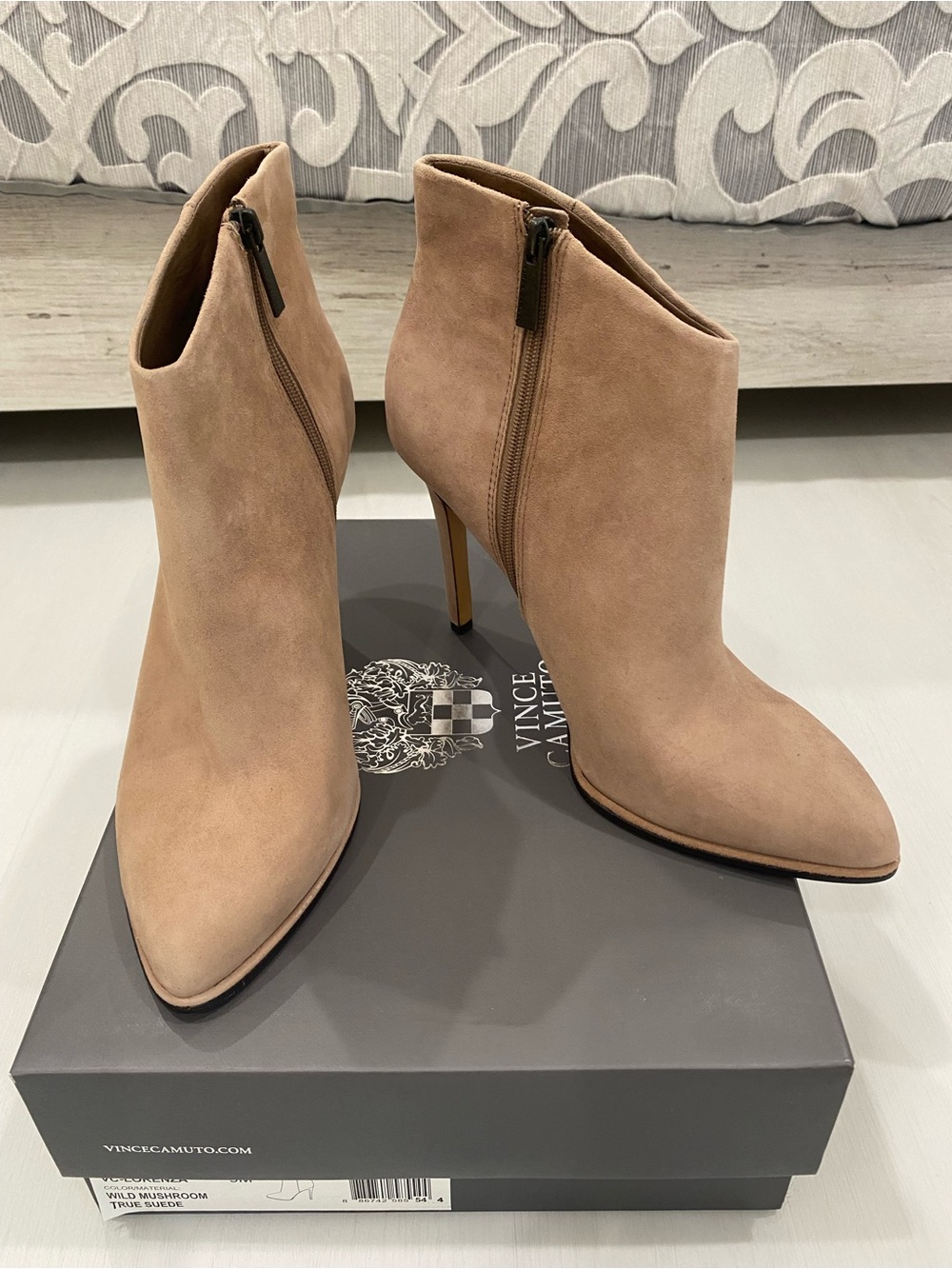 NWB Vince Camuto lorenza wild mushroom Suede Pointed- Ankle Booties side zipper